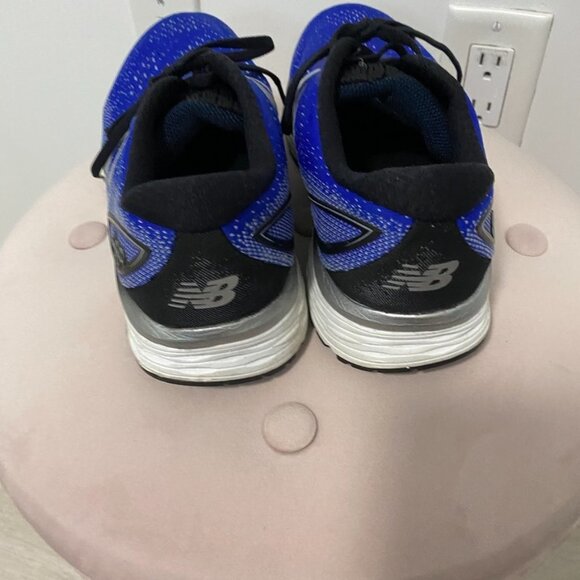New Balance Men's Blue Knit Running Sneakers Size 9 - Picture 4 of 5
